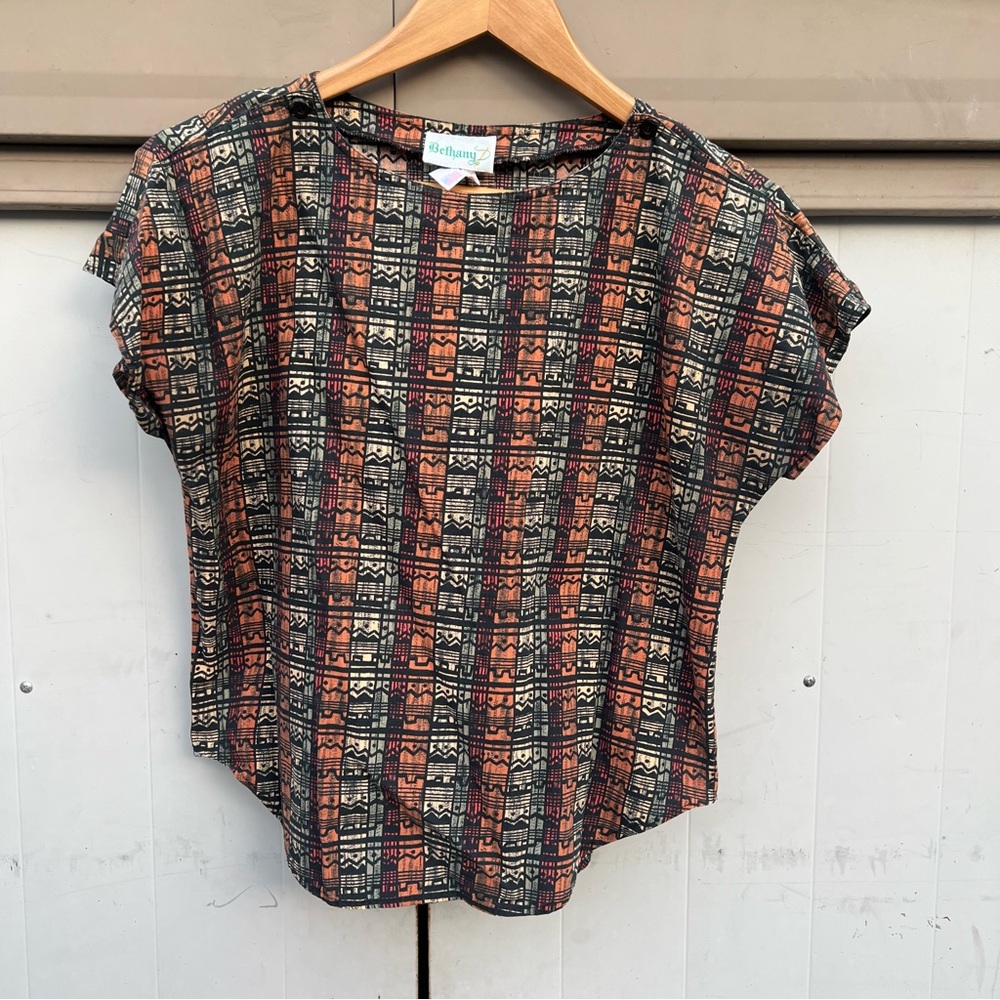 Vintage Patterned Short Sleeve Top